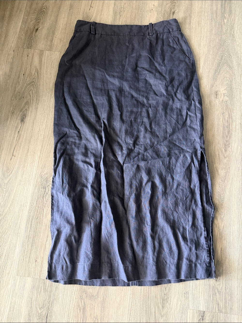 Simons Women's Navy Midi Skirt size 10